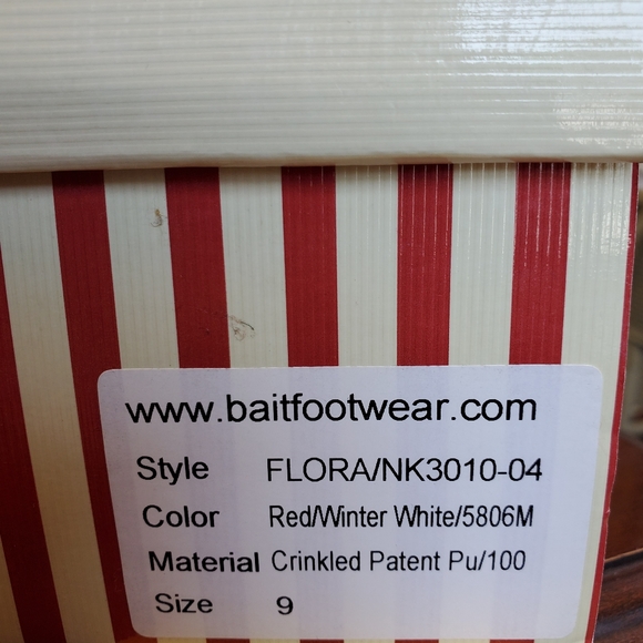 B.A.I.T. slip on low heel pumps - Picture 9 of 9